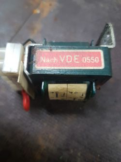 Jakie napięcie wtórne dla transformatora Nach VDE 0550 do frezarki?