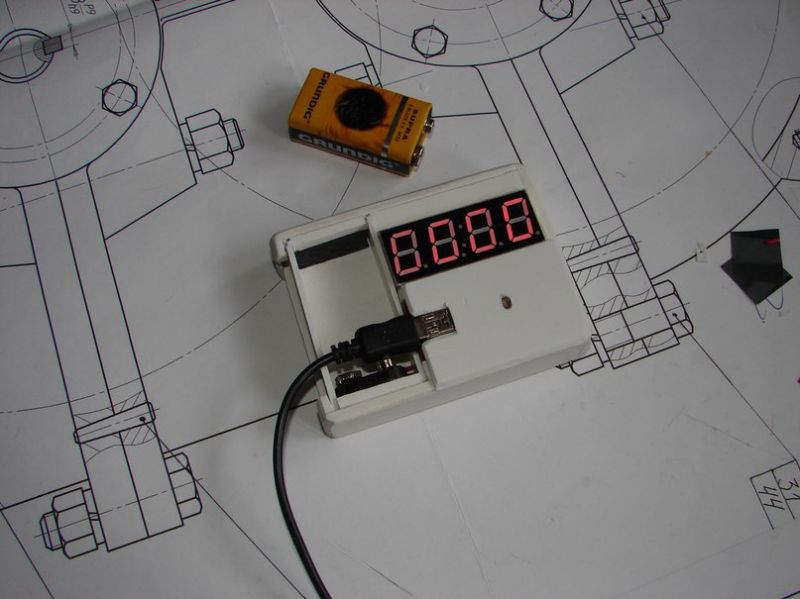 DIY elektroniczny wysokościomierz-wariometr dla spadochroniarzy i paralotniarzy