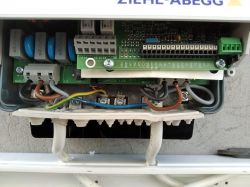 Jak podłączyć i ustawić falownik Ziehl-Abegg pod wentylatory?