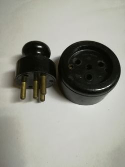 Trochę historii - rodzaje gniazdek elektrycznych w różnych dekadach