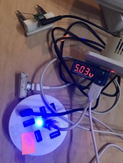 Gniazdo elektryczne z wbudowaną, dwuportową ładowarką USB - mini test + teardown Gniazdo elektryczne z wbudowaną, dwuportową ładowarką USB - mini test + teardown