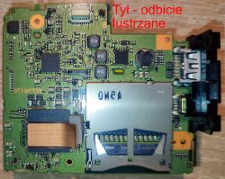 Płyta główna aparatu z widocznymi komponentami elektronicznymi i zaznaczeniem FPC