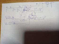 Ręcznie narysowany schemat układu audio z lampami elektronowymi i złączami DIN