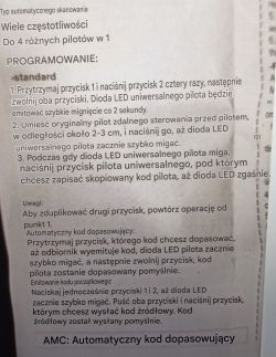 Zdjęcie instrukcji programowania uniwersalnego pilota z punktami 1–3 i uwagami