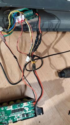 Aovo pro (klon Xiaomi m365) hulajnoga wyłącza się podczas jazdy