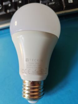 £1 Wnętrza inteligentnych żarówek: IKEA Tradfri LED2003G1, Ener-J SHA5262, niemarkowy PIR, Yi