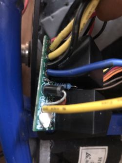 Hulajnoga Razor e100 - brak napięcia na silnik, klikanie w sterowniku