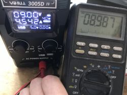 "Nowoczesny" (?) zasilacz laboratoryjny YIHUA 3005D-IV z USB, Quick Charge, enkodery