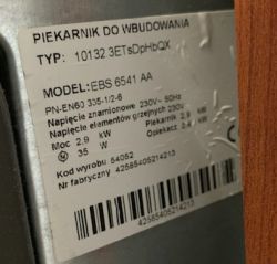 Tabliczka znamionowa piekarnika Amica z danymi technicznymi.