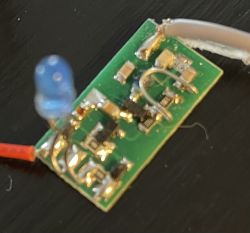 Lokalizator? Znalazłem dziwne urządzenie namierzające.