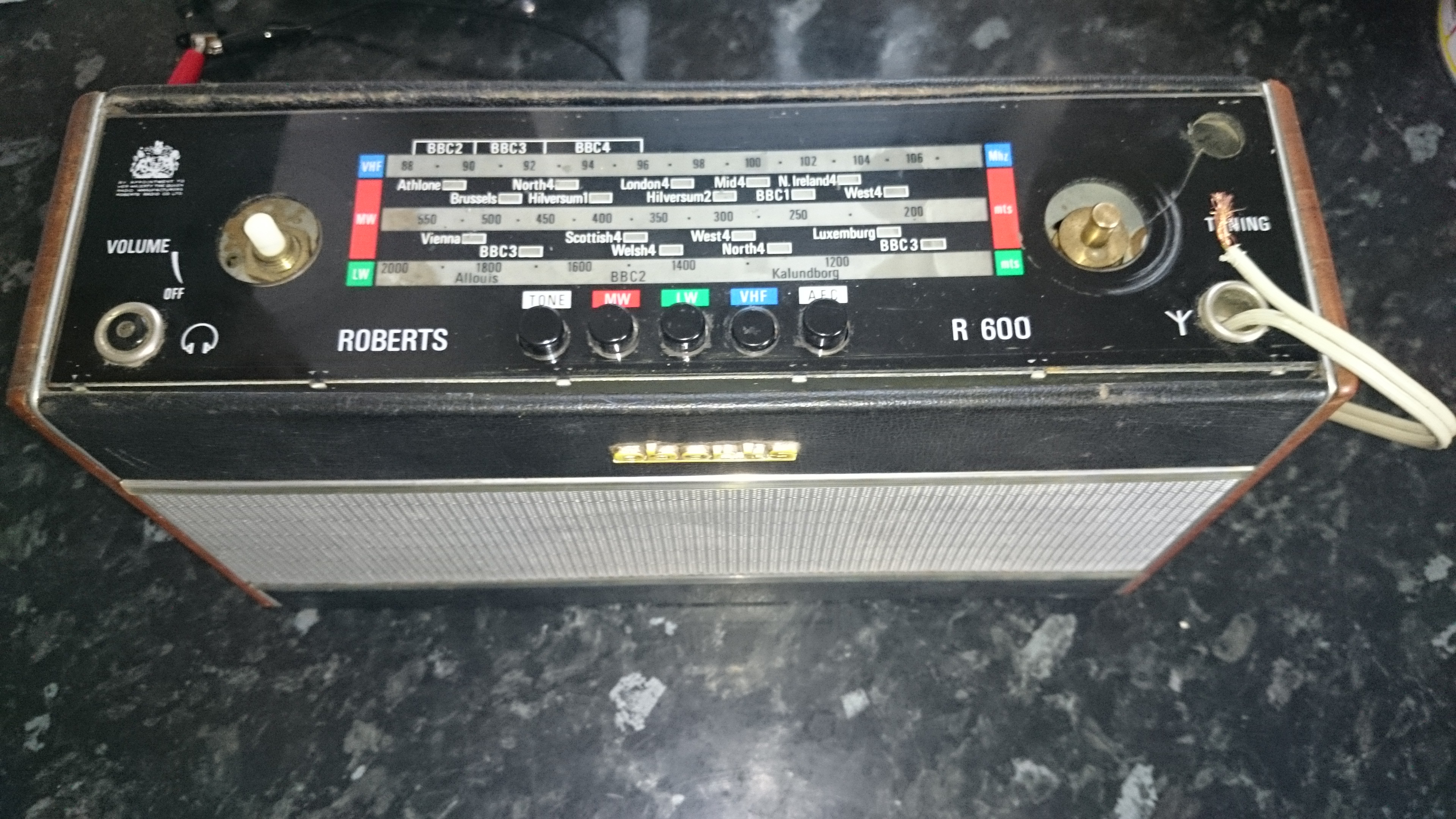 Roberts R600 Roberts R600 - Buczenie, cichy dźwięk na UKF, możliwe uszkodzone ...