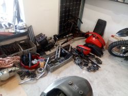 Montaż linki dozownika oleju w MZ ETZ 125 z 87r. - szukam zdjęcia kierownicy