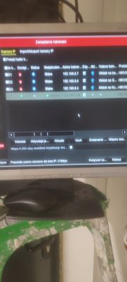 Ekran z programem do zarządzania kamerami IP, wyświetlający listę kamer o statusie Słabe.