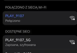 Lista dostępnych sieci Wi-Fi na urządzeniu mobilnym.