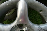 Polerowanie alufelg na "wysoki połysk" porównanie