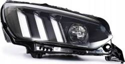 Reflektor LED do Peugeota 208 II z trzema poziomymi paskami świetlnymi