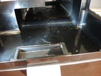 Ekspres do kawy SIEMENS TK 76K573 - jak zdjąć otwór wylewu kawy?