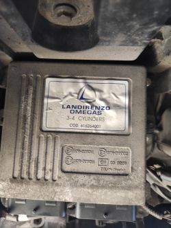 Jednostka sterująca gazem Landi Renzo Omegas 3-4 cylindry w Skodzie Octavia.