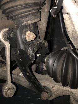 Części do Porsche Cayenne 3.0 TDI 2012r: lampa, migacz, nakładka na błotnik, zawieszenie