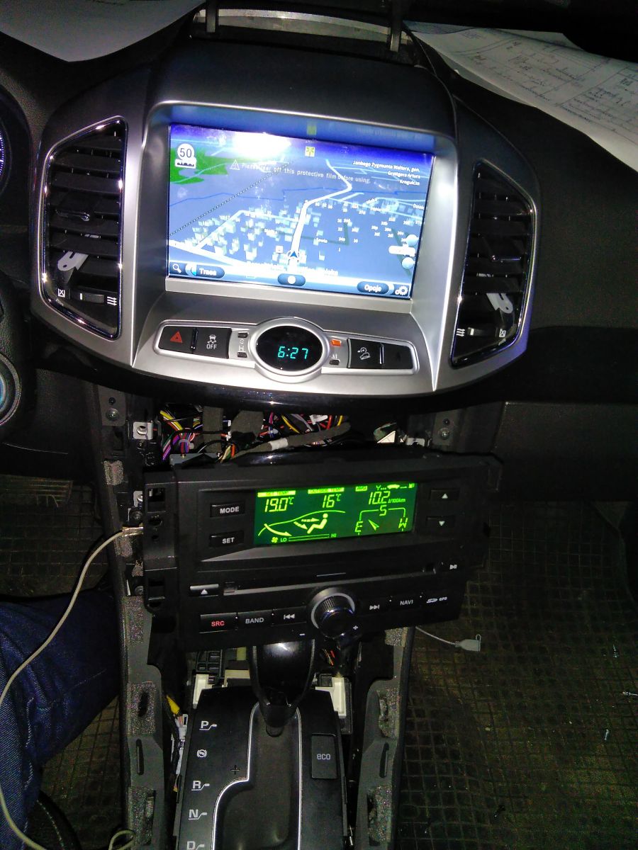 Chevrolet CaptivaWymiana fabrycznego ekranu nawigacji i