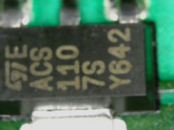 Zbliżenie na moduł elektroniczny ACS1107SY642.