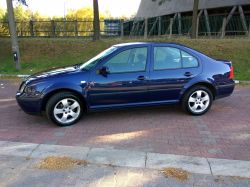 [GOLF IV 1999] - Identifying Paint Color Code from Photos: Tailgate Replacement Help Needed