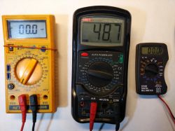 Bardzo tani Mini Multimetr DT83B - Test / Recenzja / Opis Bardzo tani Mini Multimetr DT83B - Test / Recenzja / Opis