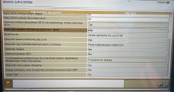 Ekran konfiguracji samochodu z wyświetlonymi ustawieniami modułów.