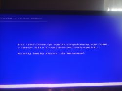 Ekran instalatora Windows z błędem pliku i386\iaStor.sys i kodem 4100