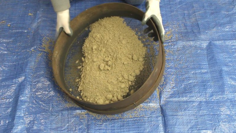 Pionek szachowy odlany z aluminium Pionek szachowy odlany z aluminium