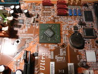 Czy radiator na chipset Nvidia NF550-N-A2 jest konieczny? Jak go zamontować?