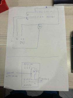 Ręcznie narysowany schemat elektryczny z oznaczeniami L, N, PE i przyciskami.