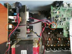 Denon AVR-1513 nie reaguje po zwarciu pinów na płycie zasilacza