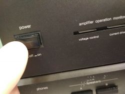 Wnętrze wzmacniacza Technics SU-V660 Wnętrze wzmacniacza Technics SU-V660