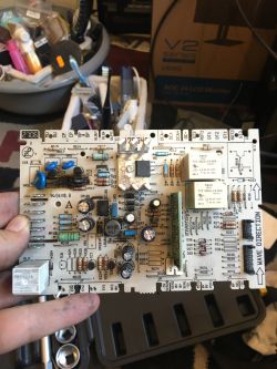 Pralka Candy C2 105-86 S - popalone elementy na PCB Pralka Candy C2 105-86 S - popalone elementy na PCB