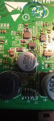 Soundbar JBL 2.1 nie włącza się: brak reakcji, sprawdzone kabel, pilot, zasilacz, płyta główna
