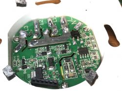 Interior of AVATTO TS02-EU-W3 Switch Interior of the AVATTO TS02-EU-W3 switch with visible electronic components on the PCB.