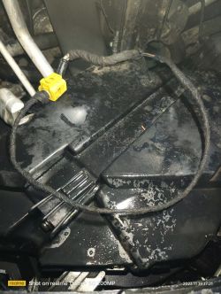 Świecąca kontrolka Airbag w Audi A8 D3: Błąd czujnika G283, pytanie o łączenie przewodów