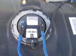 Opel / Astra G / T98 - Opela Astra G - przewód zasilający pompę paliwa