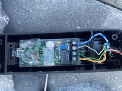 Problem z fotokomórką baterią XP20WD w automacie Faac 741 - brak reakcji po otwarciu