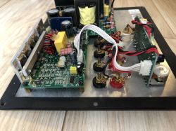 Uszkodzony subwoofer kina domowego Klipsch RPW10 Uszkodzony subwoofer kina domowego Klipsch RPW10