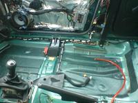 Golf IV 3-drzwiowy - wybrzuszenie podłogi tylnej części, czy to normalne?