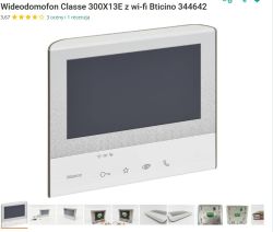 Zrzut ekranu oferty: biały wideodomofon Bticino Classe 300X13E z ekranem i ikonami dotykowymi