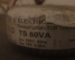 Zastąpienie starego oświetlenia i transformatora świetlówką LED.
