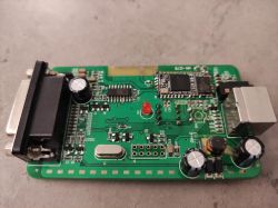 Dlaczego PY-EM04 podłączony do radia w Hondzie Civic VIII rwie dźwięk?