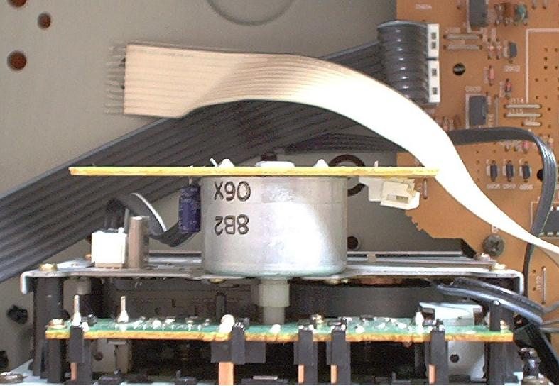 Magnetofon Technics RS-BX626 - podłączenie taśm i złączki przy silniku