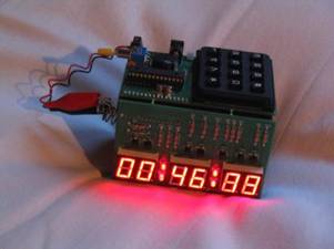 Stwórz swój własny zegar, budzik, timer i stoper w jednym