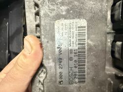 Sterownik silnika Bosch 0 281 010 161 z bliska, widoczna etykieta