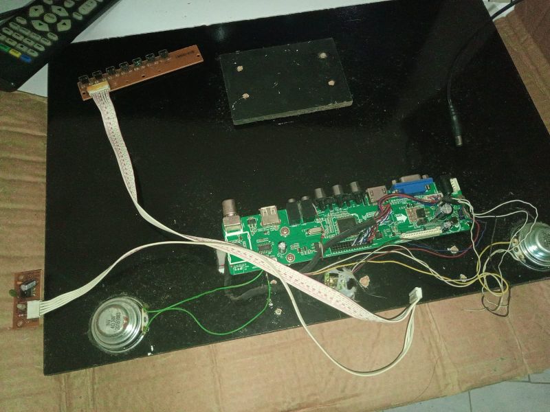 Drugie życie matrycy monitora lub uszkodzonego laptopa