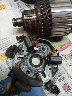 Golf 5 1.6 BGU MPI 2007r: Rozrusznik Bosch - naprawa szczotek, diagnoza elektromagnesu